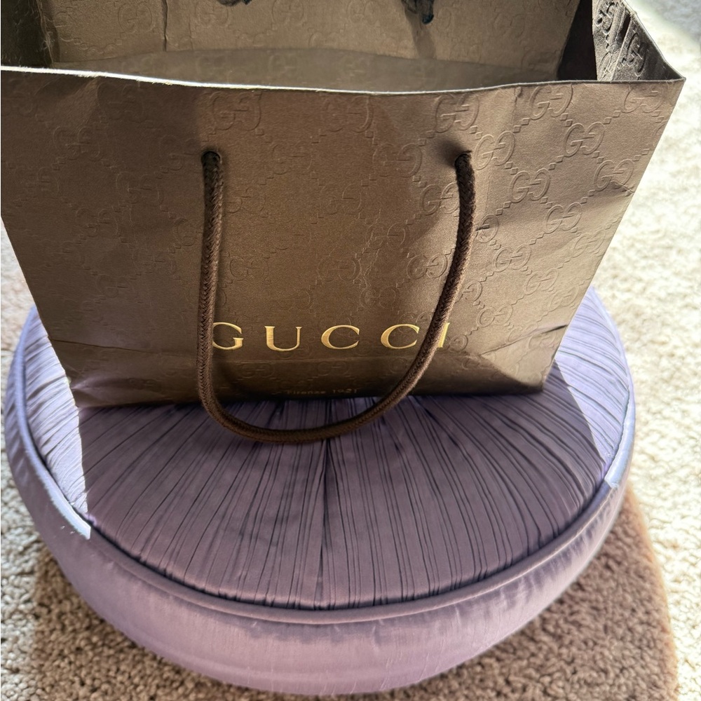 Gucci Brown Eyeglasses with Branded Bag
Deep Discount - Closing Soon. - Picture 11 of 11